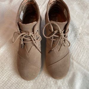 TOMS wedges